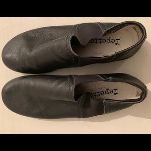 Repetto flat round toe ankle boot